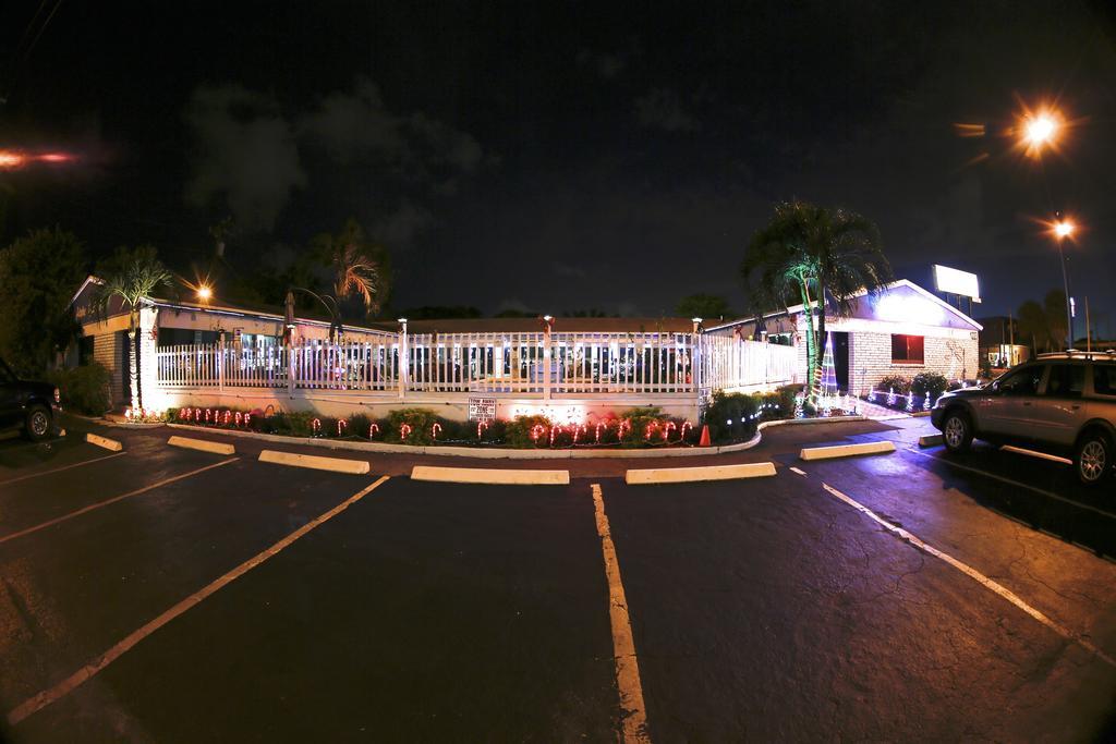 Adobe Hacienda Motel Hollywood Extérieur photo