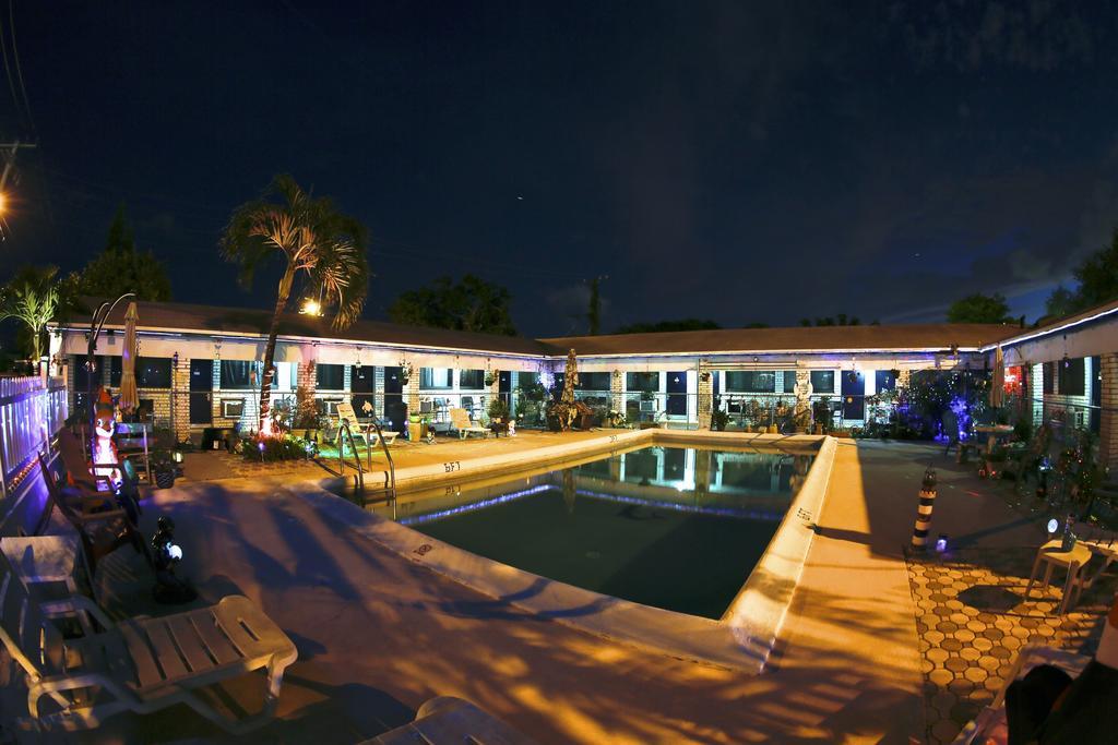 Adobe Hacienda Motel Hollywood Extérieur photo