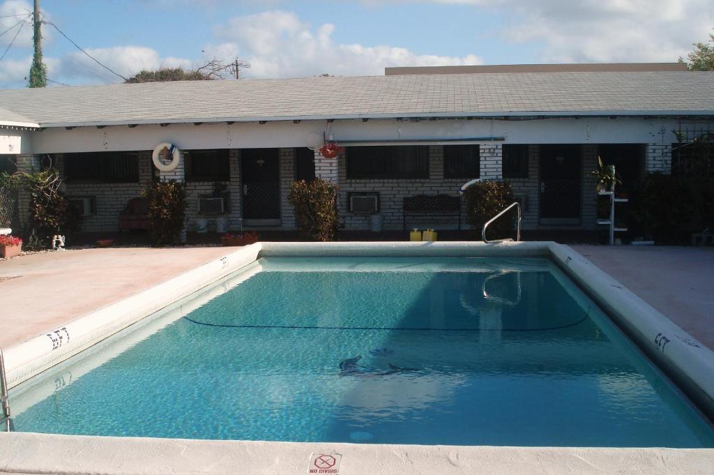 Adobe Hacienda Motel Hollywood Extérieur photo